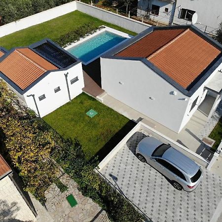 Villa Lana Valbandon Exterior photo